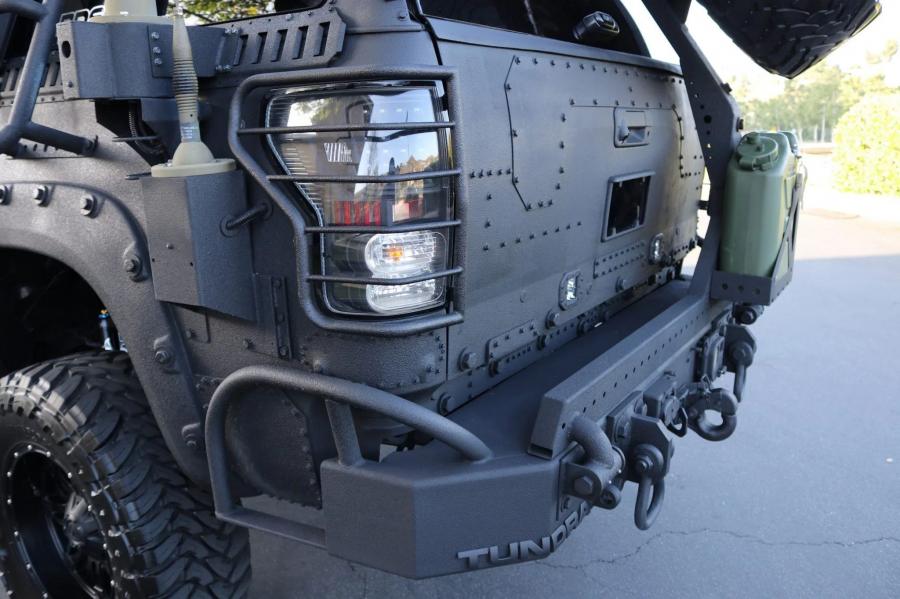 Детали экстерьера Toyota Tundra CrewMax 4x4 Zombie Apocalypse 2013 года  (фото 147 из 461)